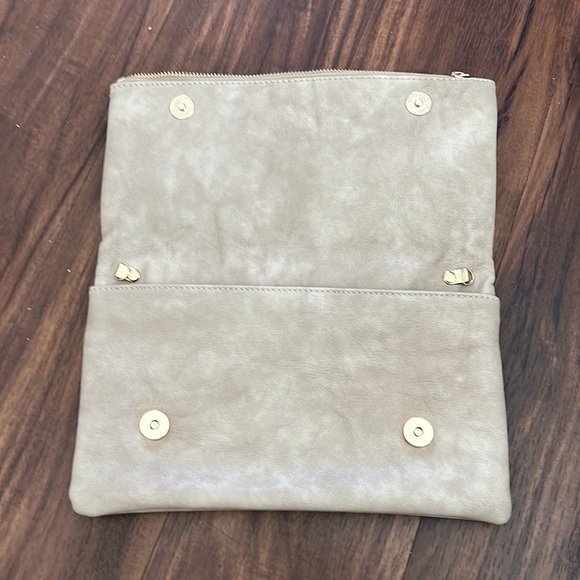 NWOT URBAN Expressions Beige Clutch - Picture 3 of 15